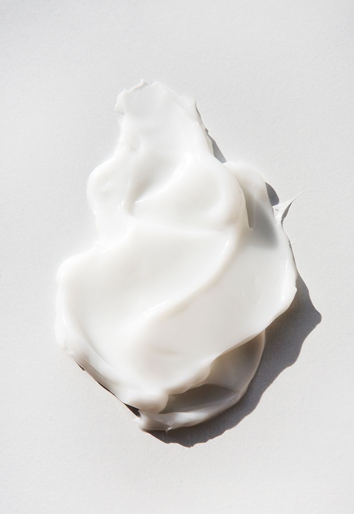 Luxurious Moisturizing Vegan Conditioner - Mia Wagner Salon