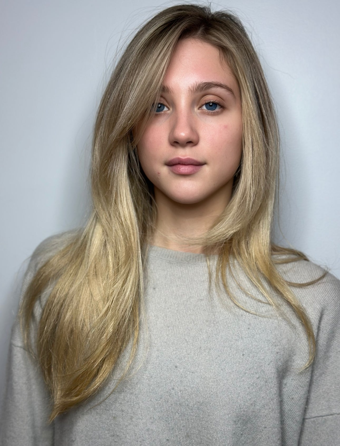 Moisturizing Luxurious Shampoo - Mia Wagner Salon